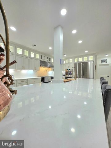 4702 LEIGHFIELD VALLEY DR, Chantilly, VA 20151