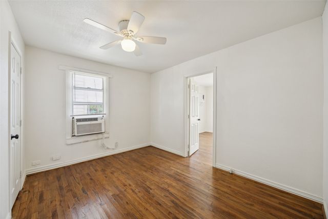 607 S Moore Street, Dallas, TX 75203