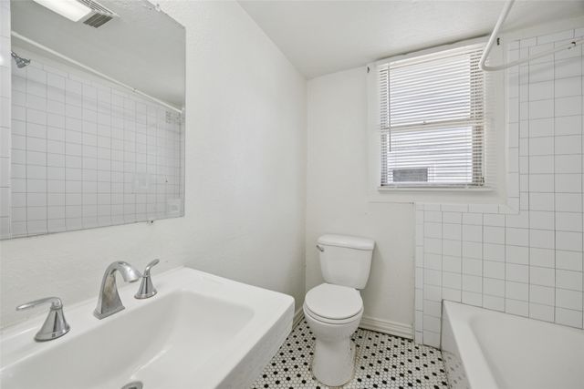 607 S Moore Street, Dallas, TX 75203