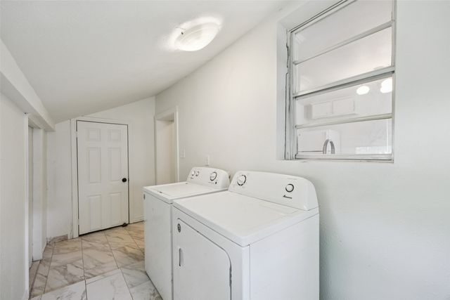 607 S Moore Street, Dallas, TX 75203