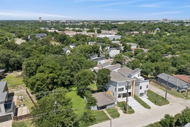 607 S Moore Street, Dallas, TX 75203