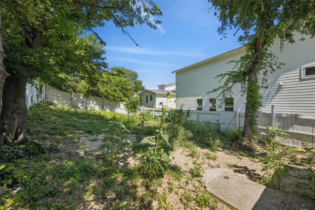 607 S Moore Street, Dallas, TX 75203