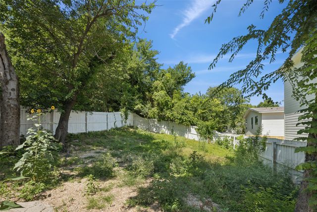 607 S Moore Street, Dallas, TX 75203