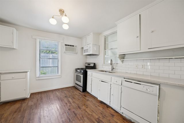 607 S Moore Street, Dallas, TX 75203