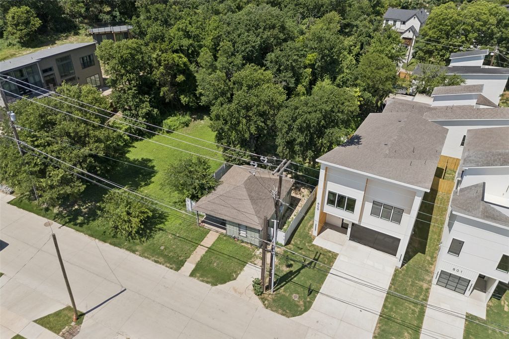 607 S Moore Street, Dallas, TX 75203