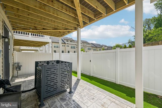 7202 MOUNTAINEER DR, Alexandria, VA 22306