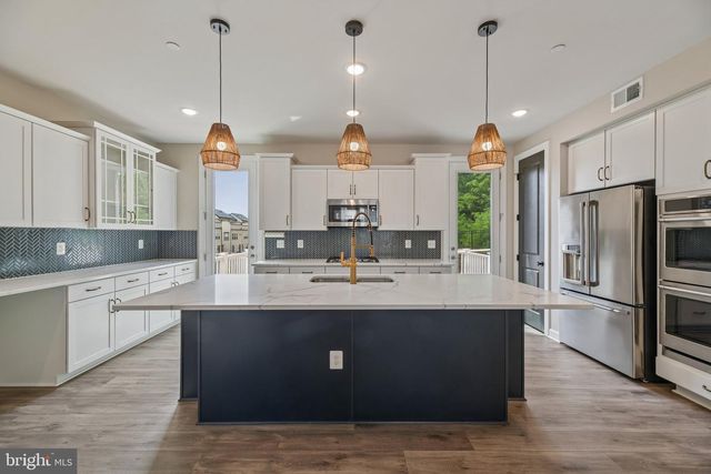 7202 MOUNTAINEER DR, Alexandria, VA 22306
