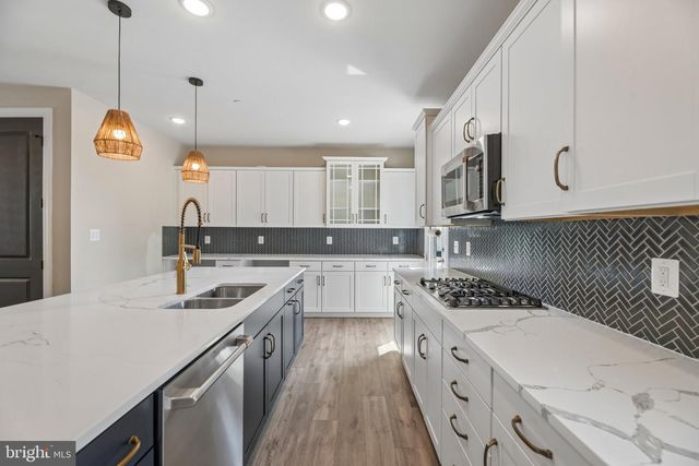 7202 MOUNTAINEER DR, Alexandria, VA 22306