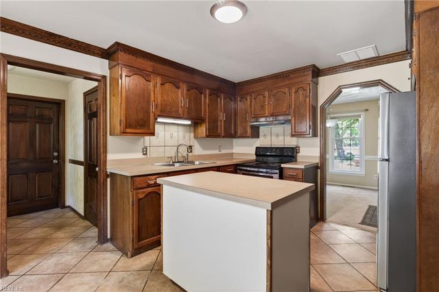 229 Fresno DR, Chesapeake, VA 23322