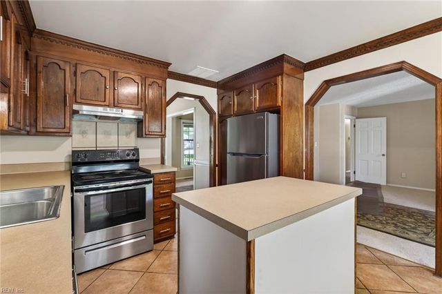 229 Fresno DR, Chesapeake, VA 23322