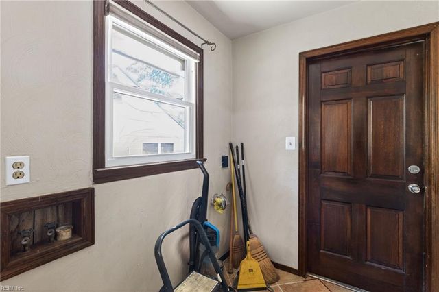 229 Fresno DR, Chesapeake, VA 23322