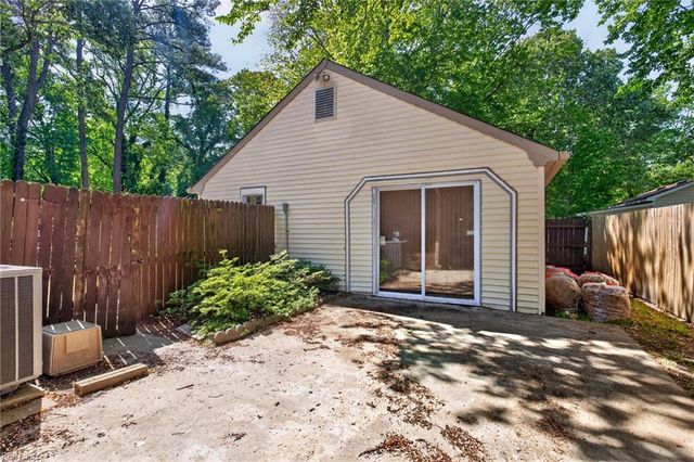 229 Fresno DR, Chesapeake, VA 23322