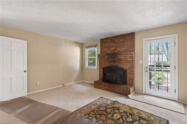 229 Fresno DR, Chesapeake, VA 23322