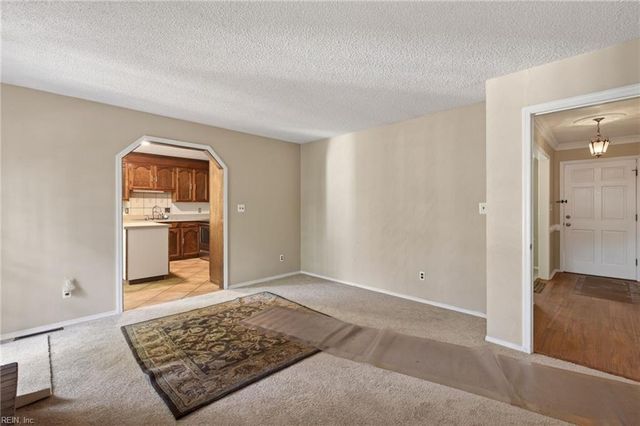 229 Fresno DR, Chesapeake, VA 23322