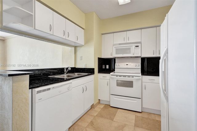 1625 Kennedy Cswy 1207C, North Bay Village, FL 33141