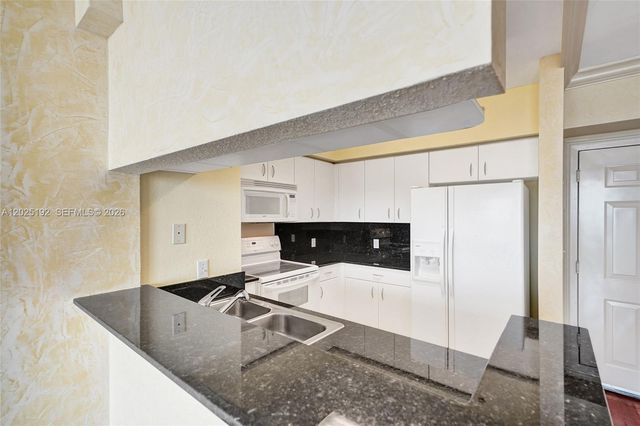 1625 Kennedy Cswy 1207C, North Bay Village, FL 33141