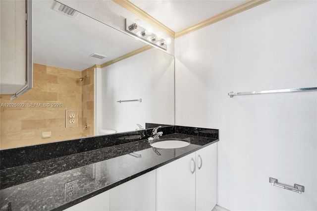 1625 Kennedy Cswy 1207C, North Bay Village, FL 33141