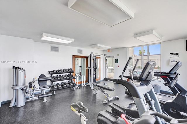 1625 Kennedy Cswy 1207C, North Bay Village, FL 33141