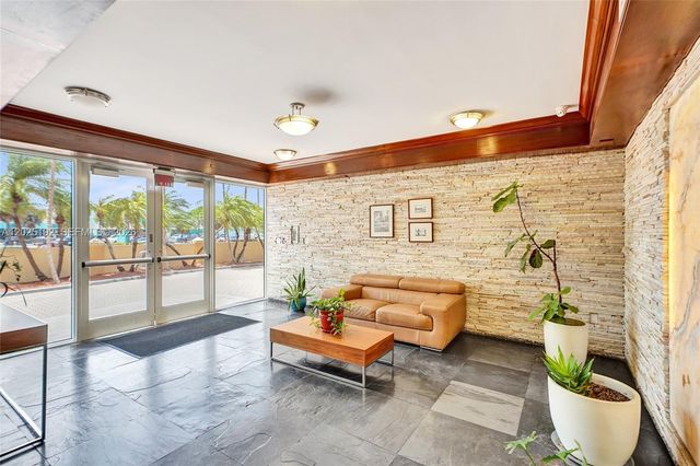 1625 Kennedy Cswy 1207C, North Bay Village, FL 33141