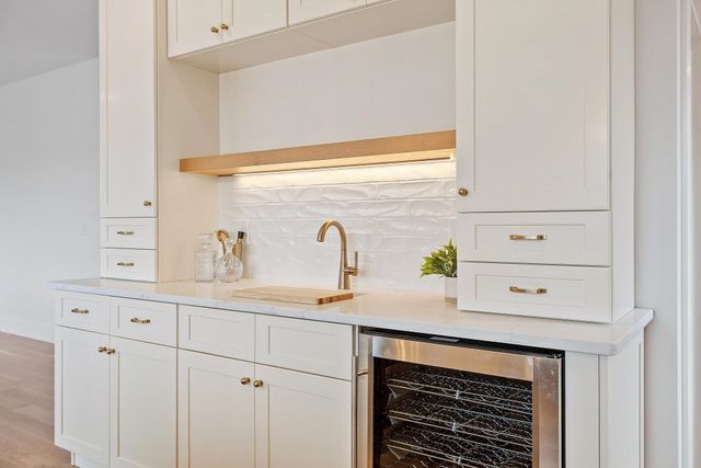 18 Sprague Mill Road, Bedford, NH 03110