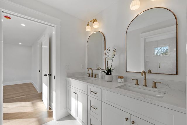 18 Sprague Mill Road, Bedford, NH 03110