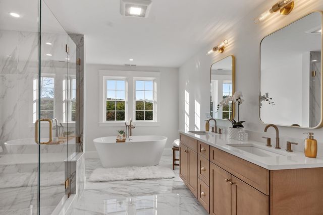 18 Sprague Mill Road, Bedford, NH 03110