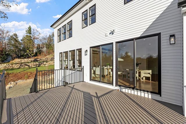 18 Sprague Mill Road, Bedford, NH 03110