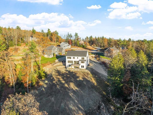 18 Sprague Mill Road, Bedford, NH 03110