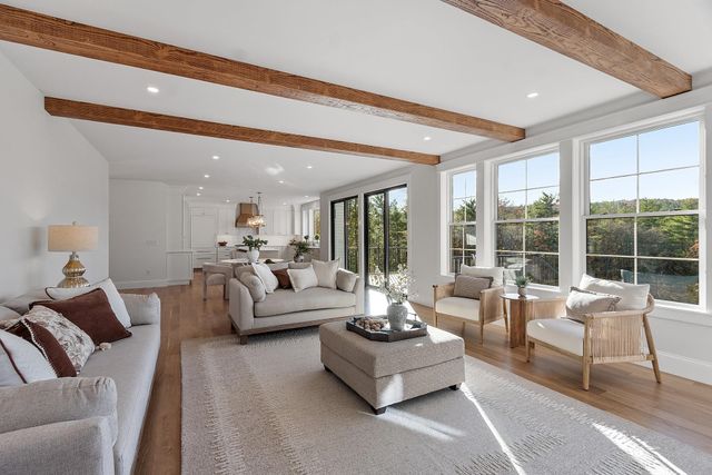 18 Sprague Mill Road, Bedford, NH 03110