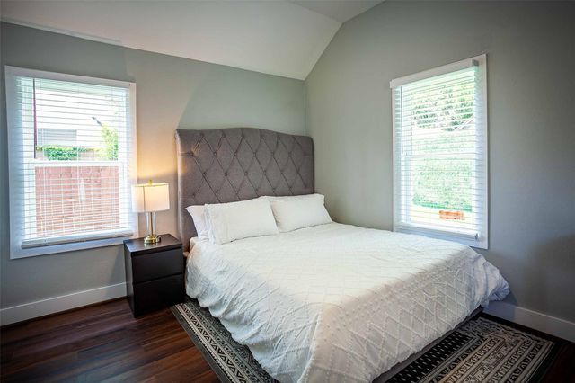 1613 Hickory Street, Houston, TX 77007