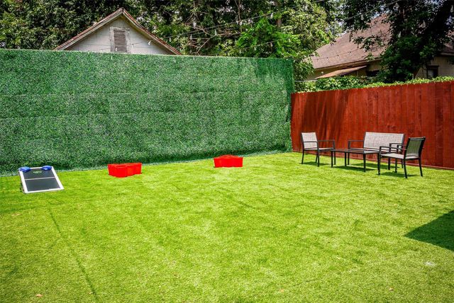 1613 Hickory Street, Houston, TX 77007