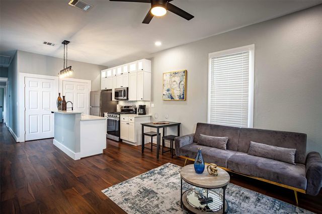 1613 Hickory Street, Houston, TX 77007