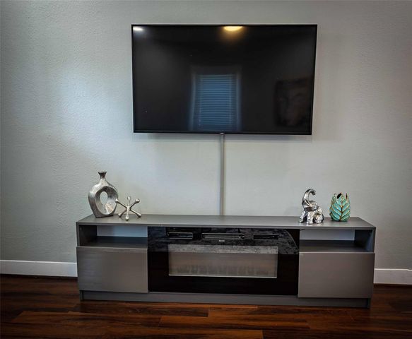 1613 Hickory Street, Houston, TX 77007