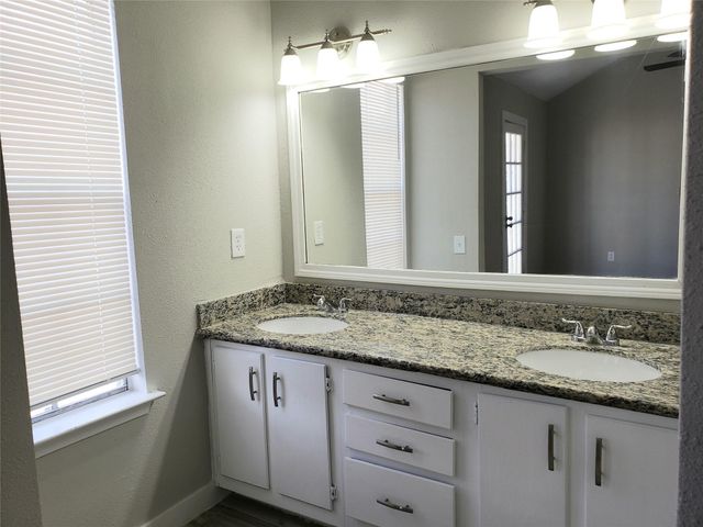 11710 Southlake Drive 29, Houston, TX 77077