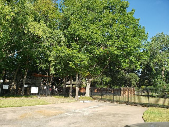 11710 Southlake Drive 29, Houston, TX 77077