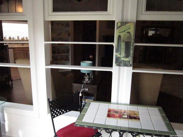 7911 Forest Cabin, Live Oak, TX 78233