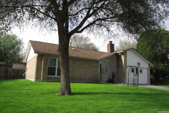 7911 Forest Cabin, Live Oak, TX 78233