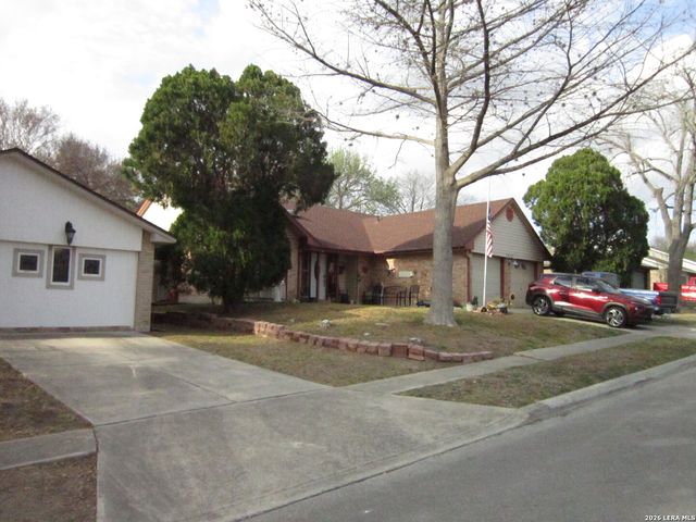 7911 Forest Cabin, Live Oak, TX 78233