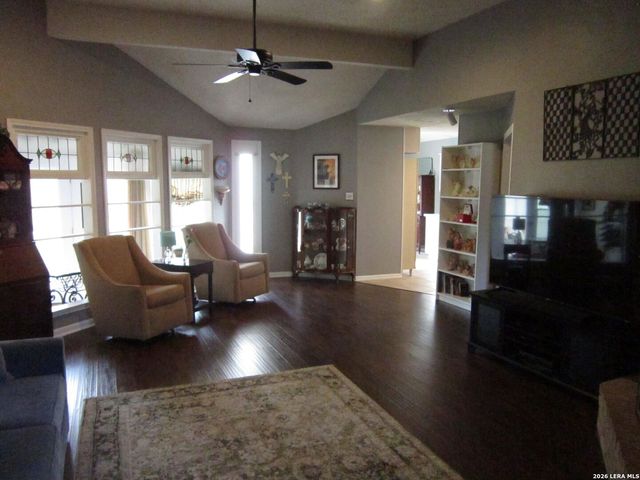 7911 Forest Cabin, Live Oak, TX 78233