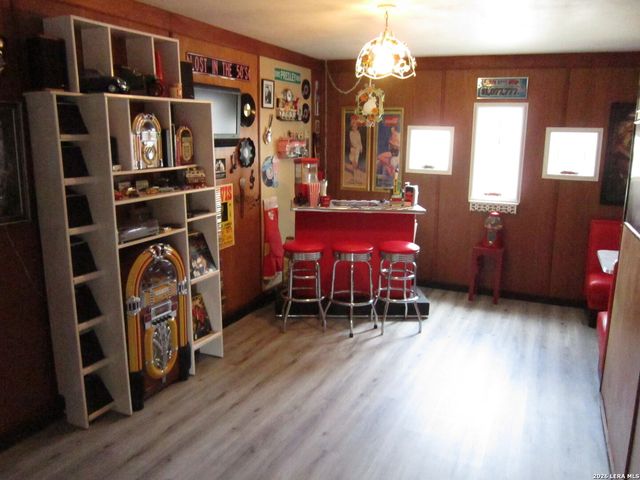 7911 Forest Cabin, Live Oak, TX 78233