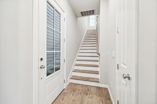 812 Glowing Dawn Drive, Houston, TX 77018