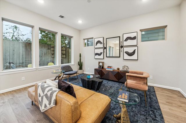812 Glowing Dawn Drive, Houston, TX 77018
