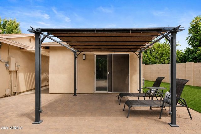 8621 E WELDON Avenue, Scottsdale, AZ 85251