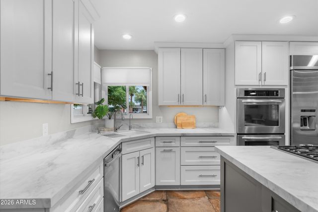 8621 E WELDON Avenue, Scottsdale, AZ 85251