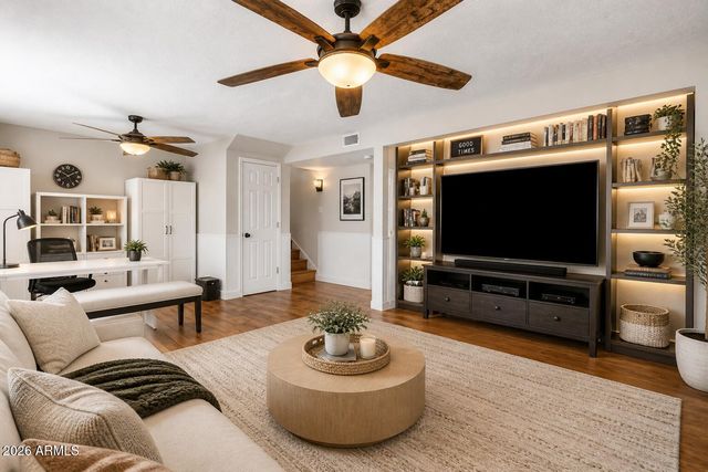 8621 E WELDON Avenue, Scottsdale, AZ 85251