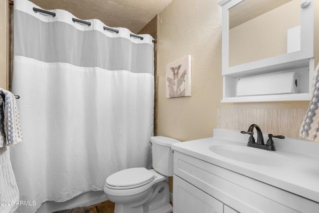 8621 E WELDON Avenue, Scottsdale, AZ 85251