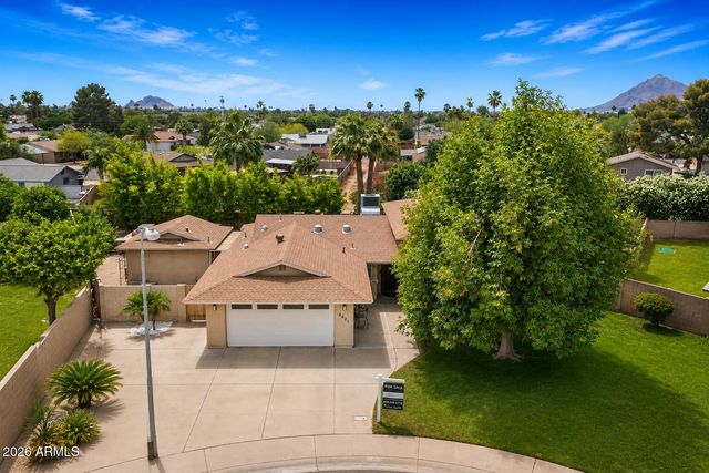 8621 E WELDON Avenue, Scottsdale, AZ 85251