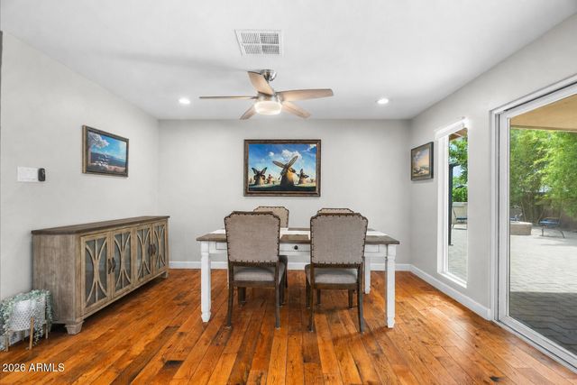8621 E WELDON Avenue, Scottsdale, AZ 85251