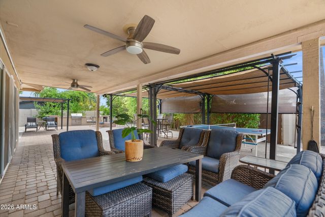 8621 E WELDON Avenue, Scottsdale, AZ 85251