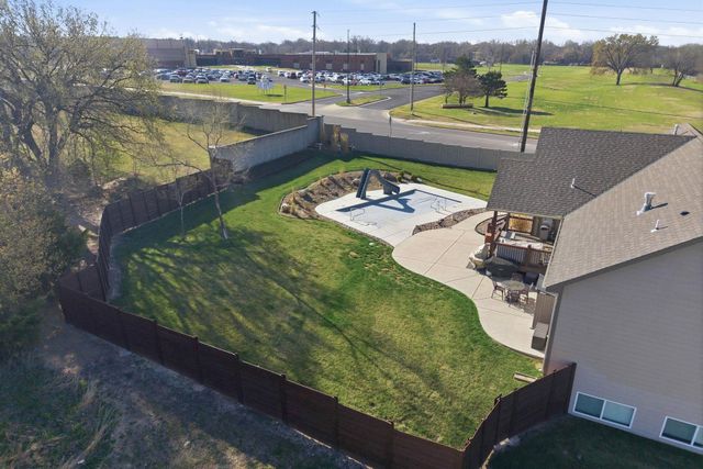 2500 N Debra Dr, El Dorado, KS 67042